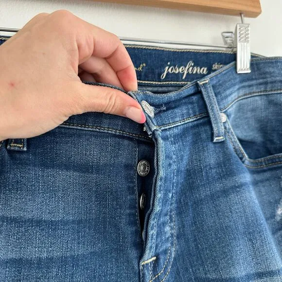 7 For All Mankind Josefina Skinny Boyfriend Jeans 30 $188