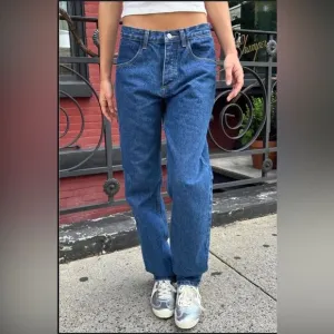 Brandy Melville Saylor John Galt 90s medium wash straight leg jeans size 26