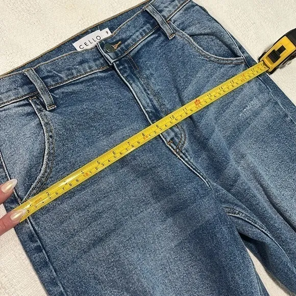 Cello blue jeans size 9 juniors  distressed boyfriend‎ high-rise style NWOT