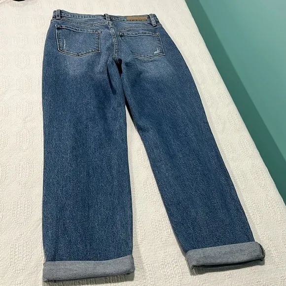 Cello blue jeans size 9 juniors  distressed boyfriend‎ high-rise style NWOT