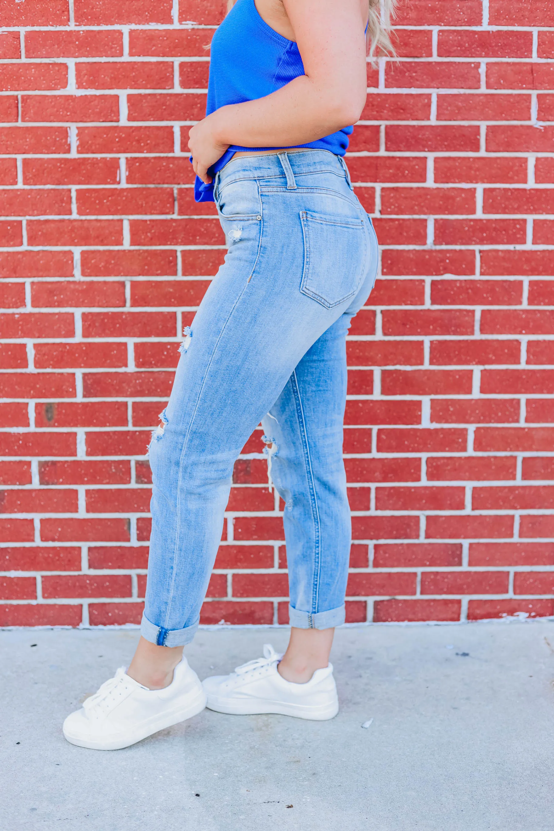 Frankie Mid-Rise Distressed Jeans - Med. Wash