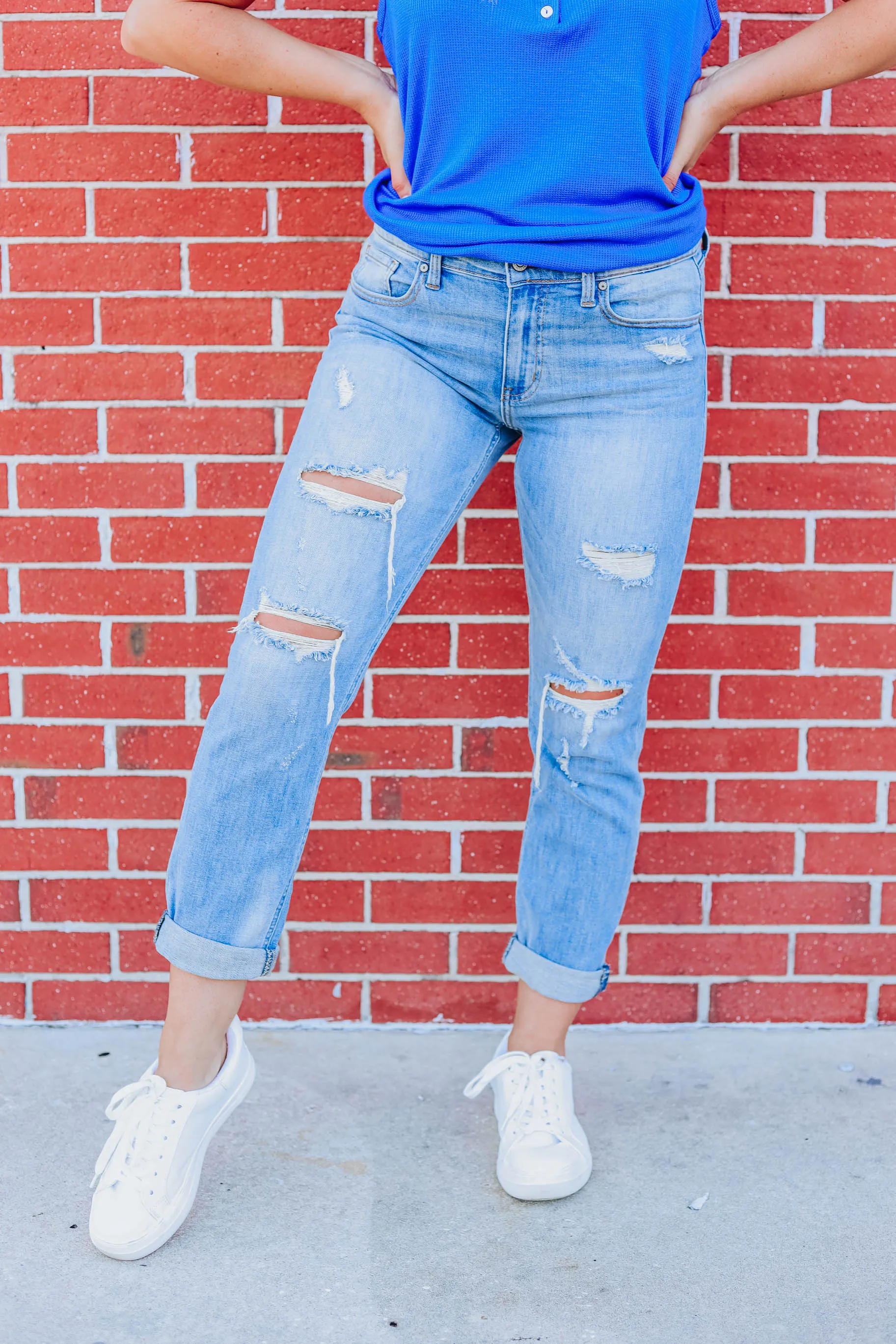 Frankie Mid-Rise Distressed Jeans - Med. Wash