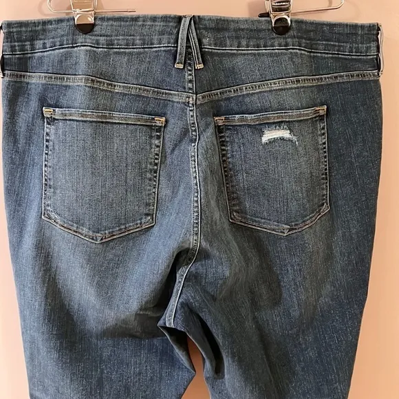 Good American Good Straight Jeans