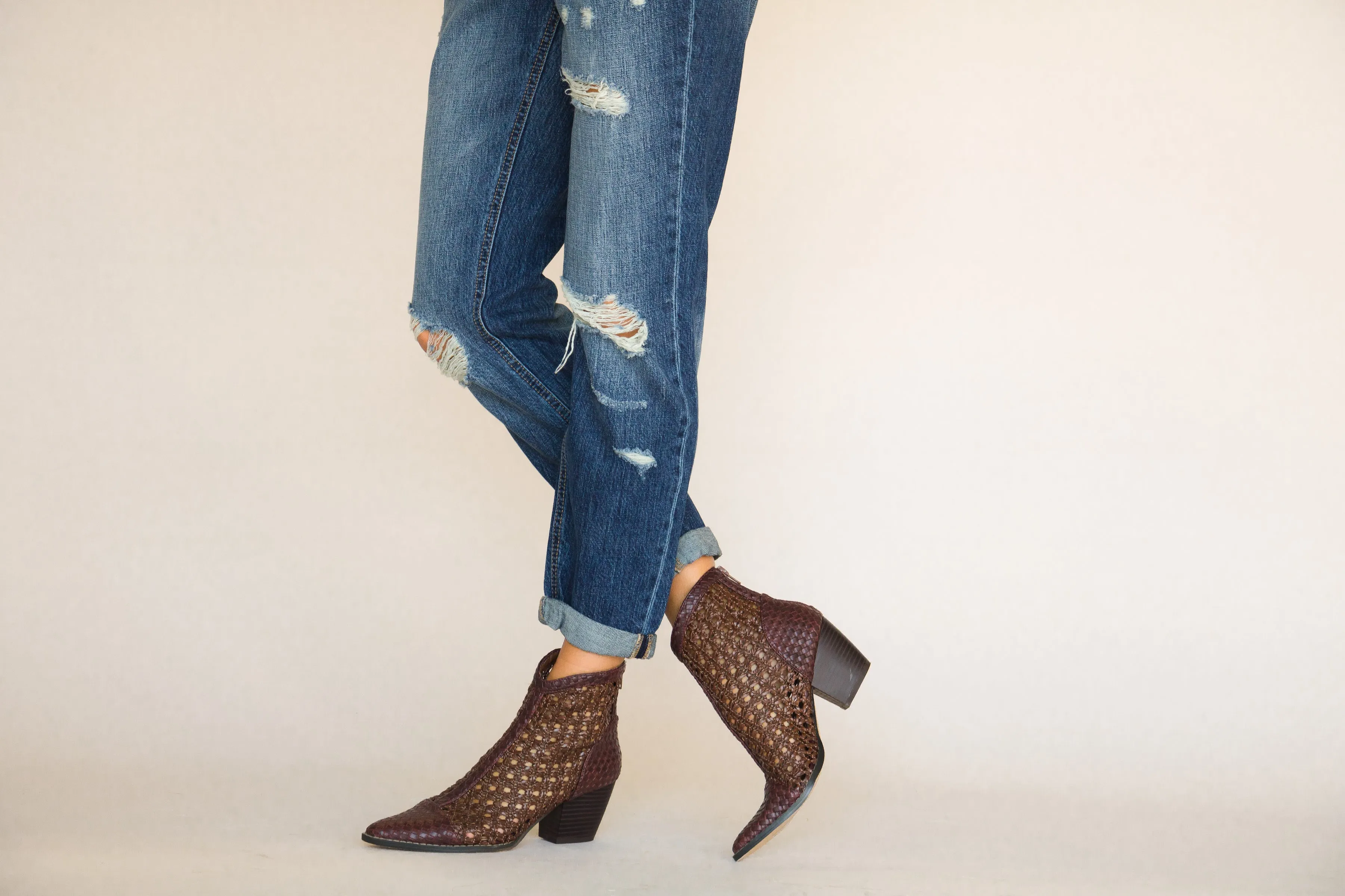 Hotline High Rise Girlfriend Kancan Jean