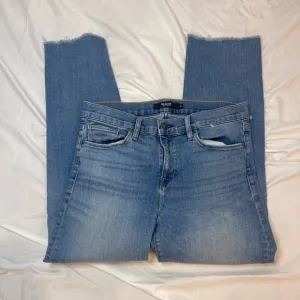 Hudson Jeans Low Rise Size 29 Blue Nico Straight Leg distress Med Wash Jeans