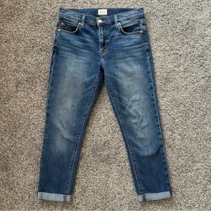 Hudson // Natalie Mid Rise Slim Boyfriend Crop Jeans, size 26
