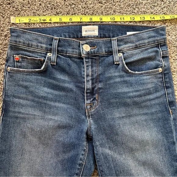 Hudson // Natalie Mid Rise Slim Boyfriend Crop Jeans, size 26