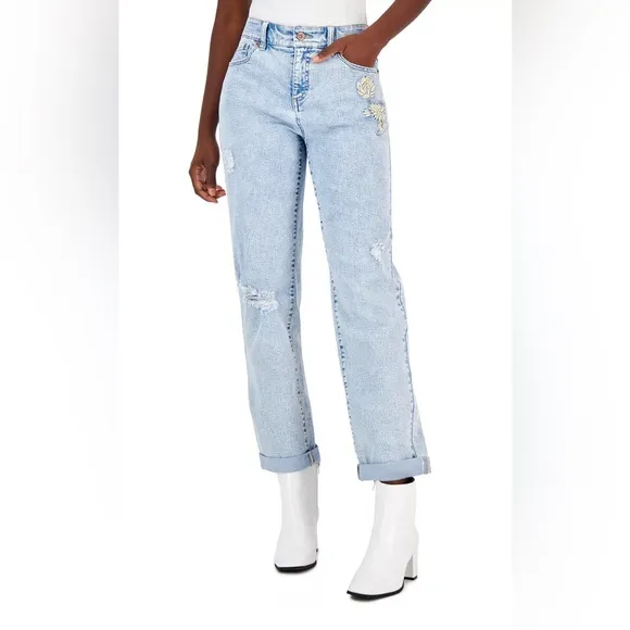 INC‎ denim mid rise boyfriend jeans with floral embroidery on left hip. 10/30