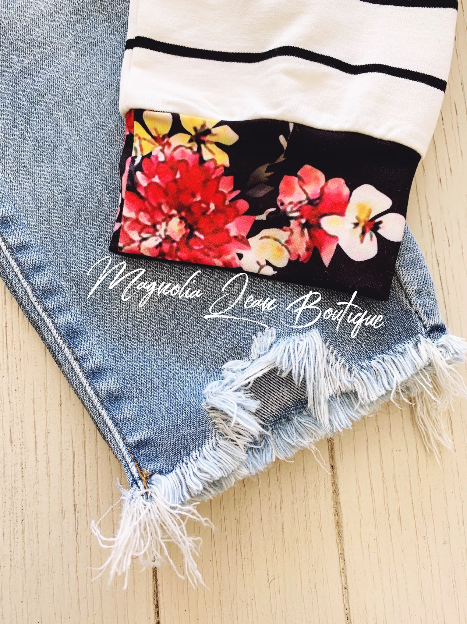 Judy Blue Beach Bum Bleached Boyfriend Jeans