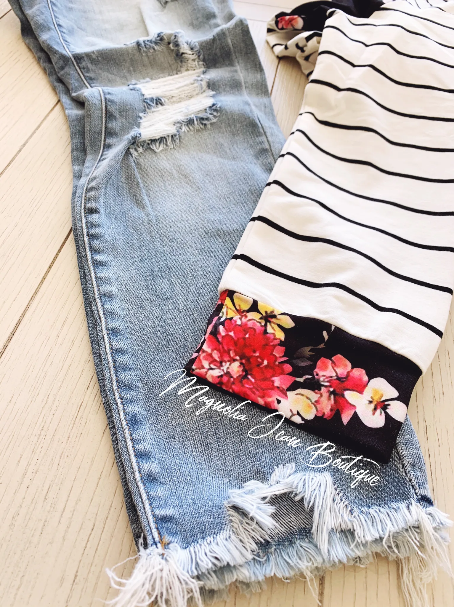Judy Blue Beach Bum Bleached Boyfriend Jeans