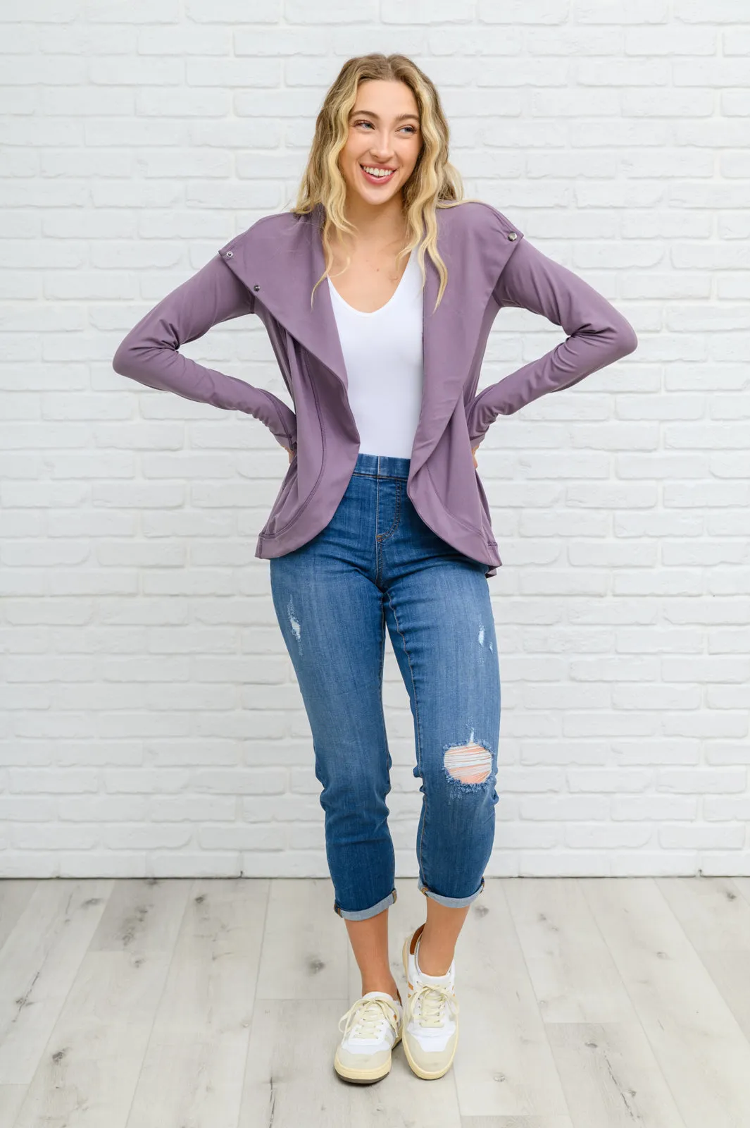 JUDY BLUE Nikki Mid-Rise Destroyed Boyfriend Jeggings