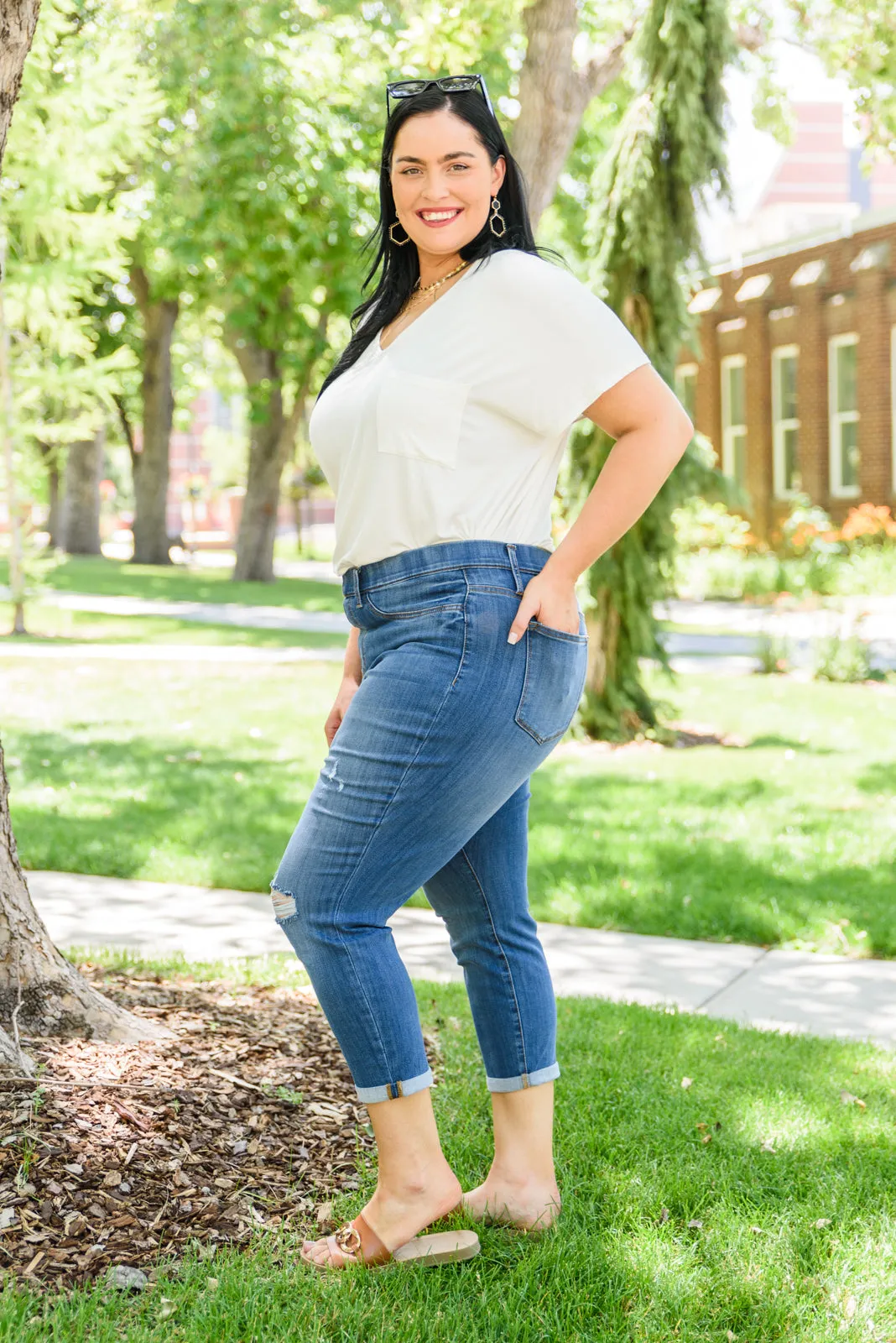 JUDY BLUE Nikki Mid-Rise Destroyed Boyfriend Jeggings