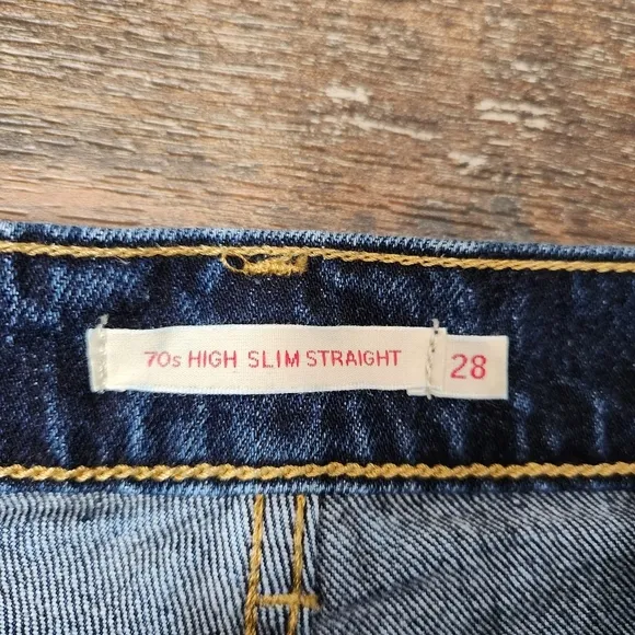LEVI&quot;S 70s SLIM STRAIGHT LEG JEANS SIZE 28