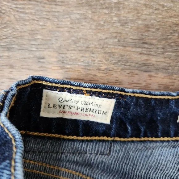 LEVI&quot;S 70s SLIM STRAIGHT LEG JEANS SIZE 28
