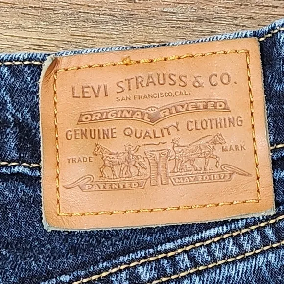 LEVI&quot;S 70s SLIM STRAIGHT LEG JEANS SIZE 28