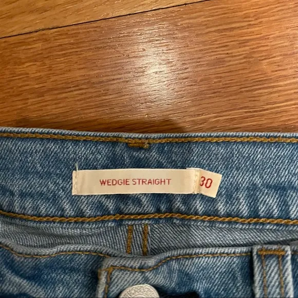 Levi's Wedgie Straight Leg Jeans