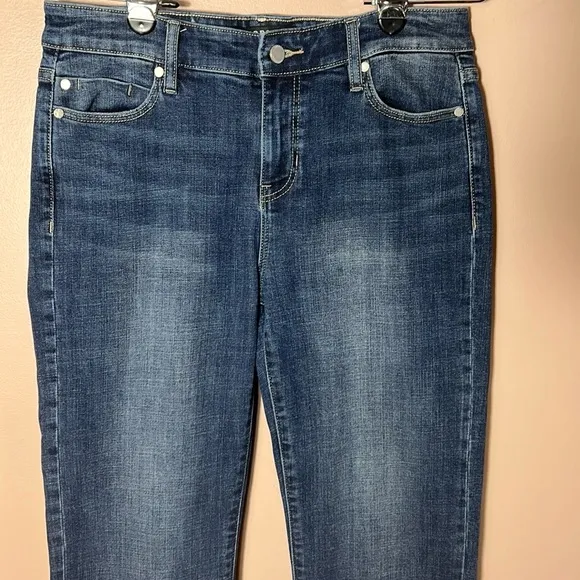 Liverpool Frayed Crop Straight Leg Jeans