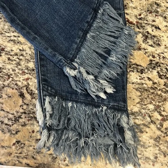 Liverpool Frayed Crop Straight Leg Jeans