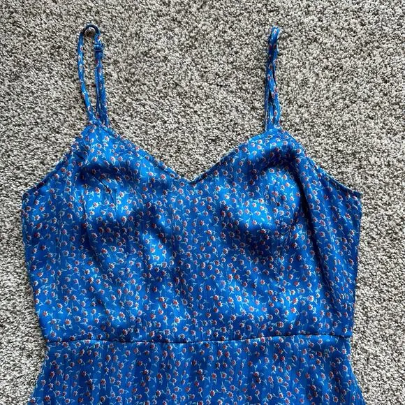 Lulu's Dreams of Love royal blue &amp; red floral sleeveless midi dress size M