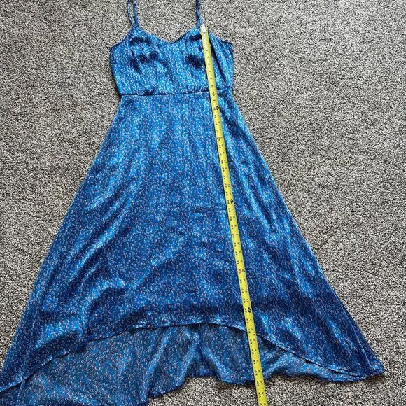 Lulu's Dreams of Love royal blue &amp; red floral sleeveless midi dress size M