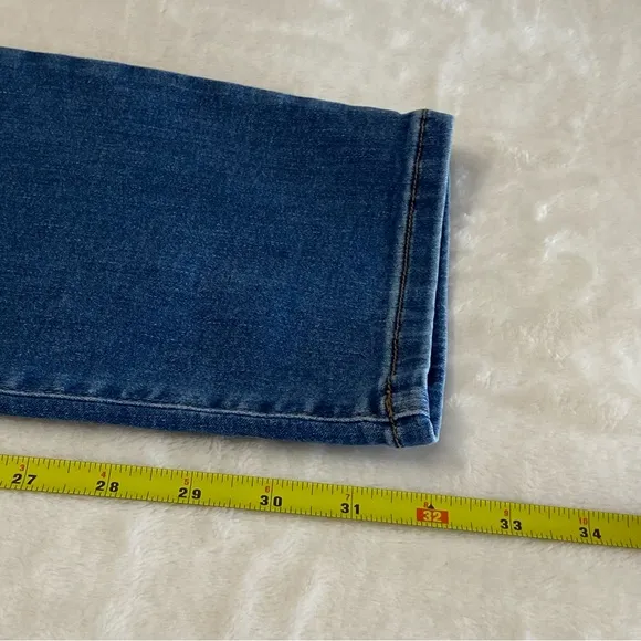 MAVI / Emma Slim Boyfriend Medium Washed Highrise Jeans Size 32