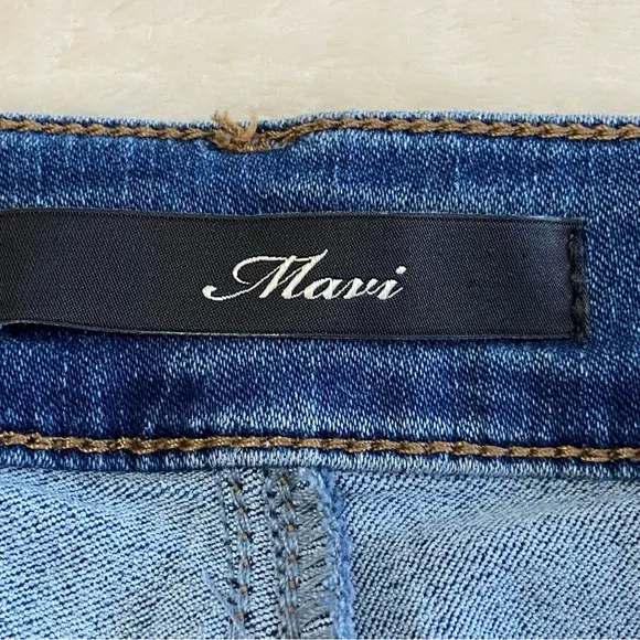 MAVI / Emma Slim Boyfriend Medium Washed Highrise Jeans Size 32