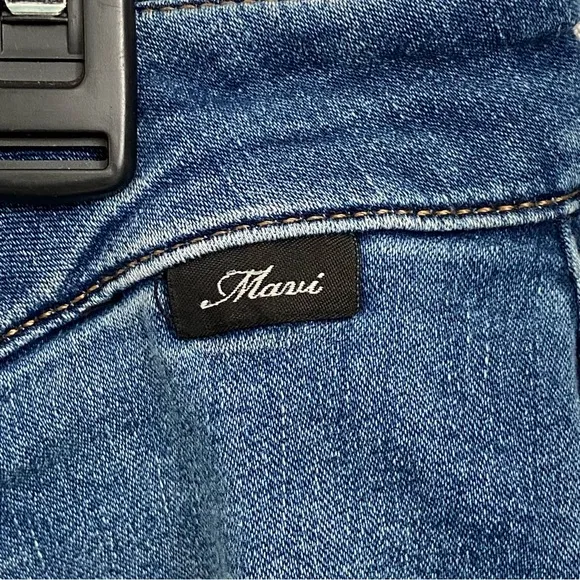 MAVI / Emma Slim Boyfriend Medium Washed Highrise Jeans Size 32