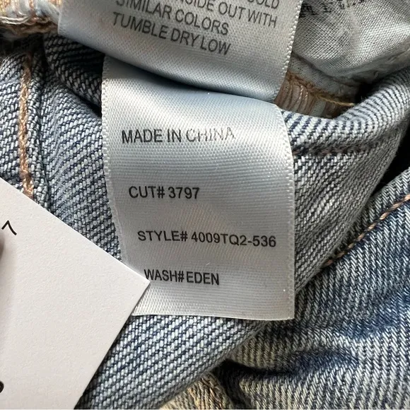 NWT ARTICLES OF SOCIETY MEDIUM WASH RENE STRAIGHT LEG JEANS SIZE 28