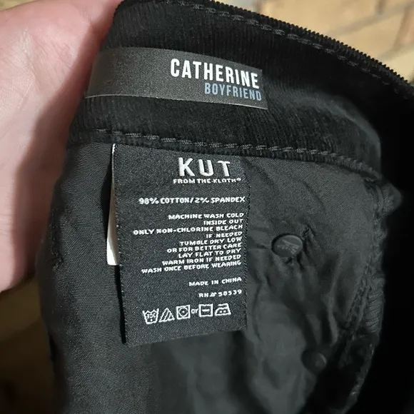 NWT Kut From The Kloth Women's Catherine Boyfriend Corduroy Jeans Black Size 22W
