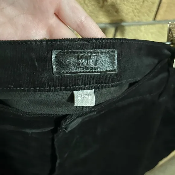 NWT Kut From The Kloth Women's Catherine Boyfriend Corduroy Jeans Black Size 22W