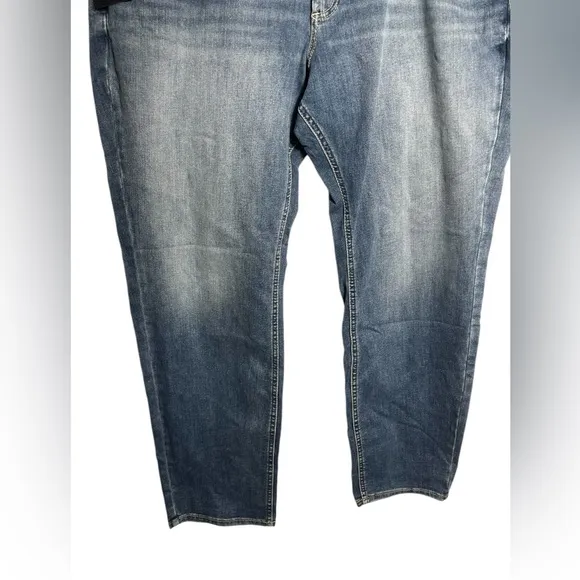NWT SILVER jeans size 22W Britt Curvy Fit Low Rise Straight Leg Jeans 💙