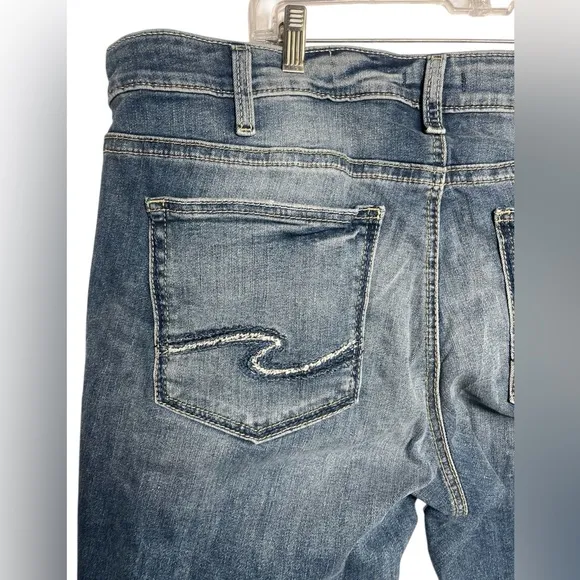 NWT SILVER jeans size 22W Britt Curvy Fit Low Rise Straight Leg Jeans 💙