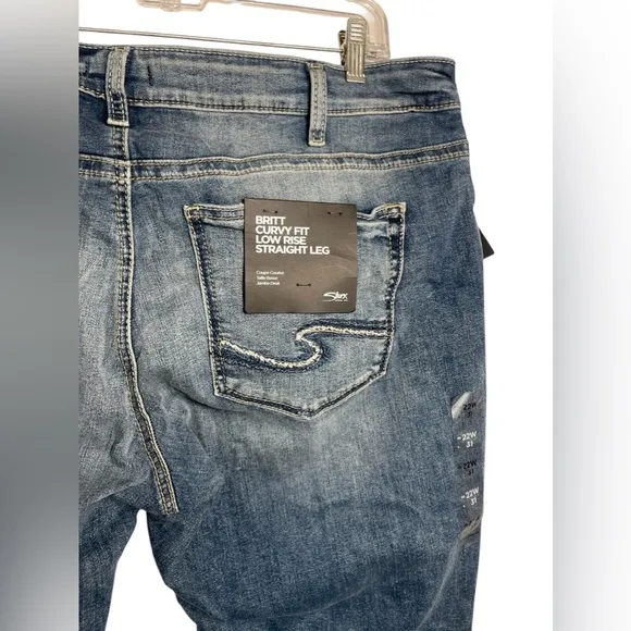 NWT SILVER jeans size 22W Britt Curvy Fit Low Rise Straight Leg Jeans 💙