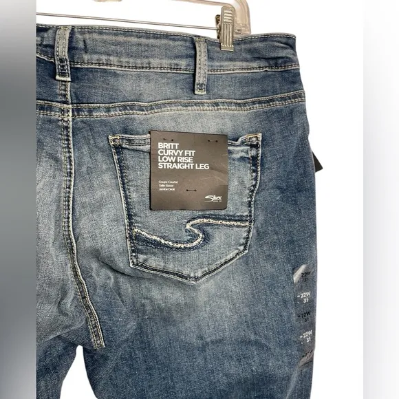 NWT SILVER jeans size 22W Britt Curvy Fit Low Rise Straight Leg Jeans 💙