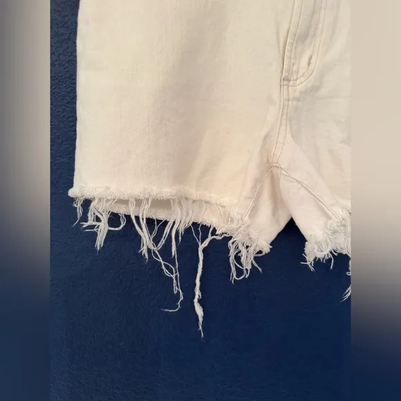 Outerknown Fillmore Boyfriend S.E.A. Women Off White Denim Shorts Size 28