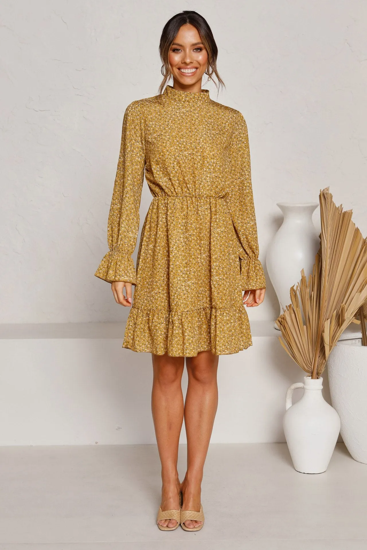 Round Neck Ruffles Floral Long Sleeves Mini Dresses