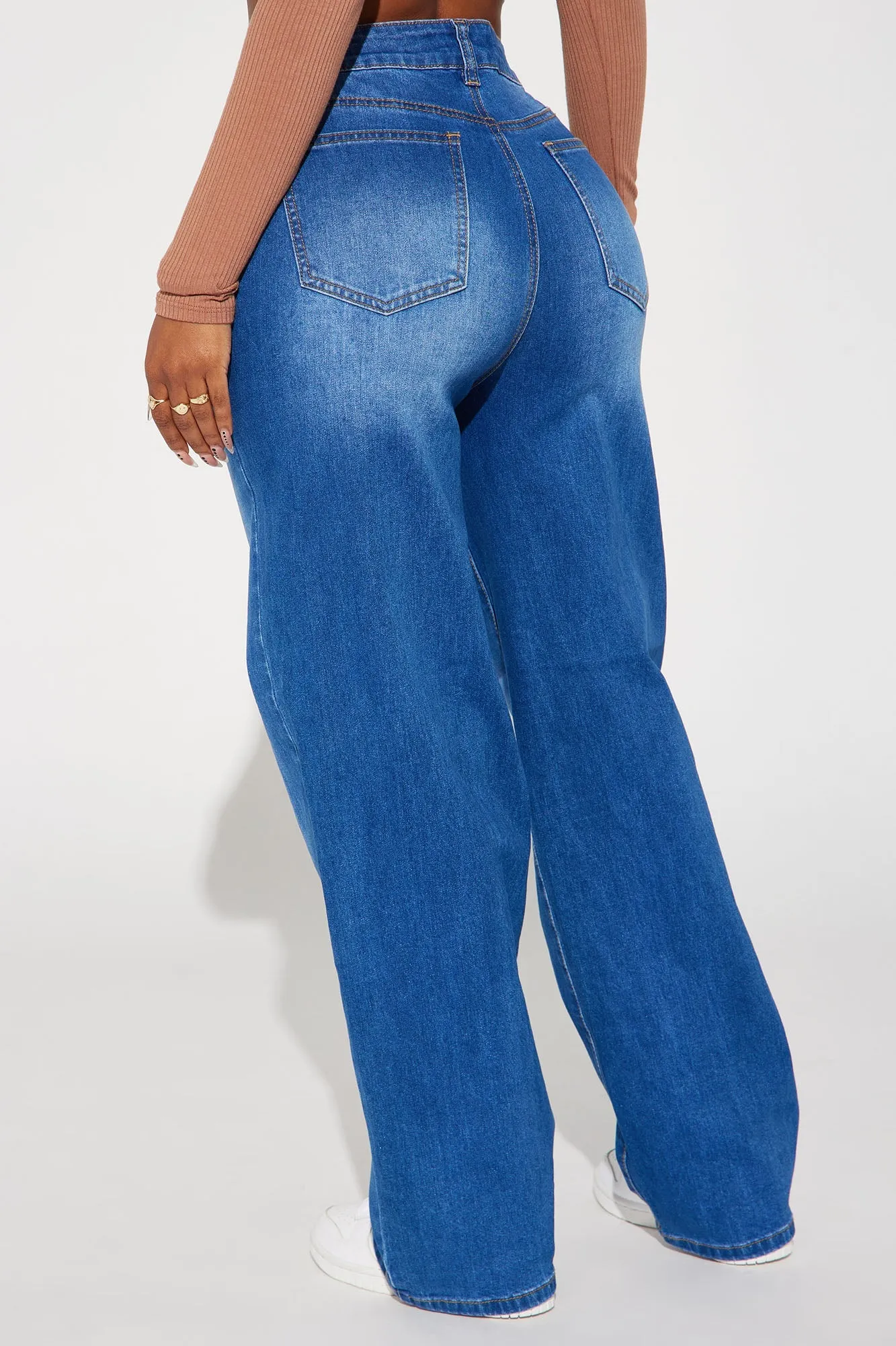Royale Stretch Straight Leg Jeans - Medium Wash