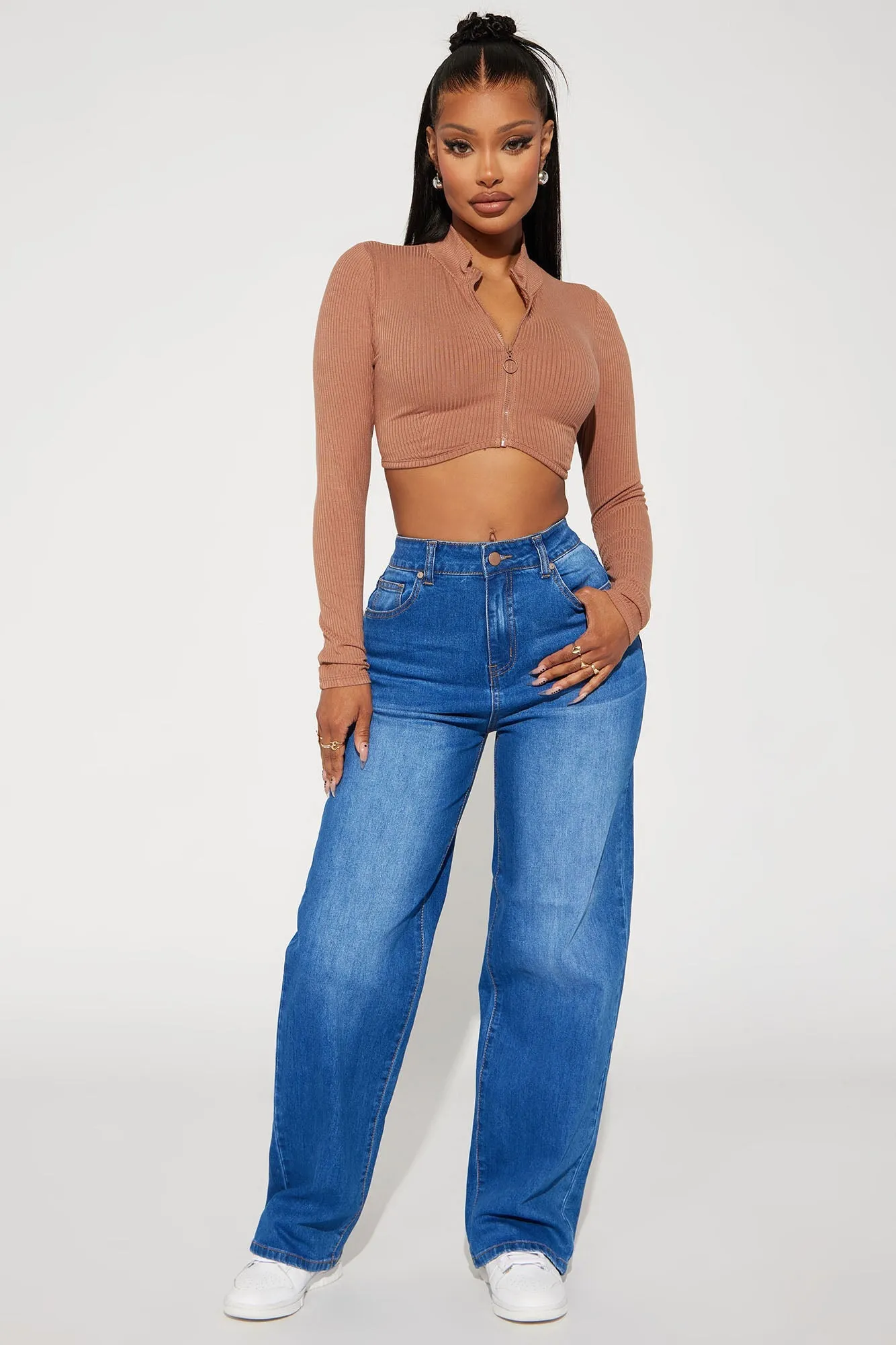 Royale Stretch Straight Leg Jeans - Medium Wash