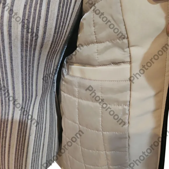 Stone Falcon Unisex Stand Collar Zip-Up Jacket in Cream /White Size M