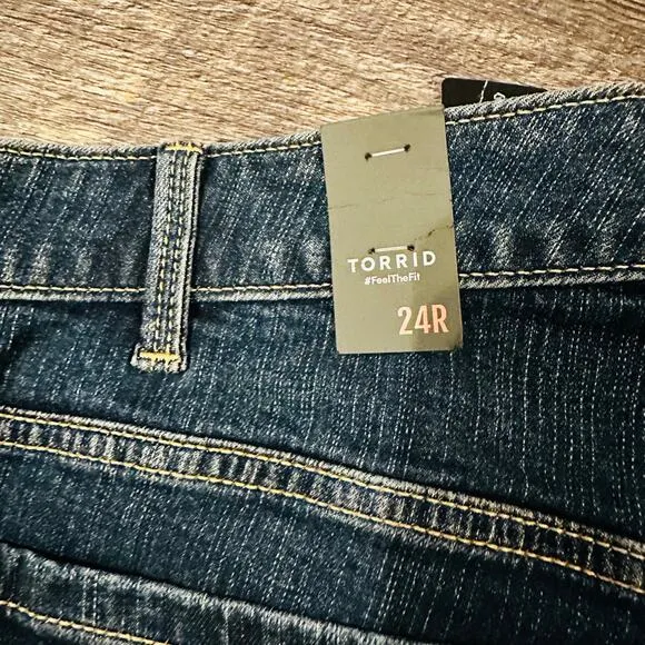 Torrid Boyfriend Ankle Jeans 24R