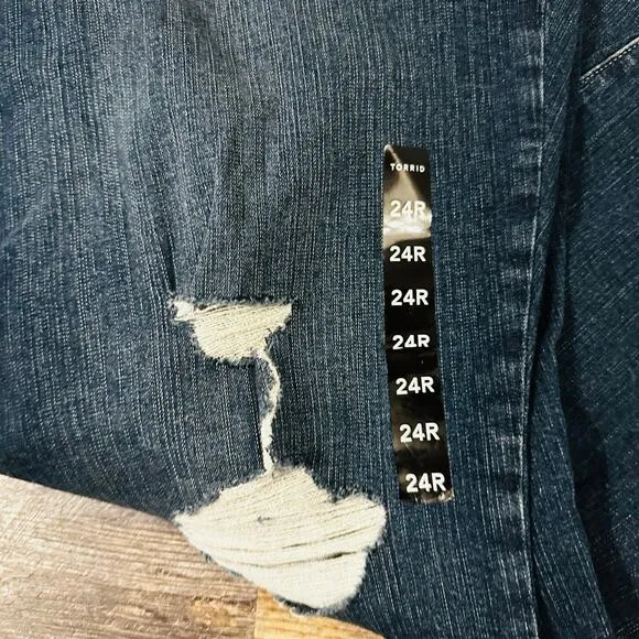 Torrid Boyfriend Ankle Jeans 24R